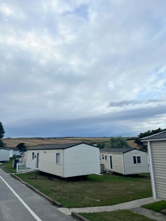 Oakley Newquay Bay Resorts Bagian luar foto